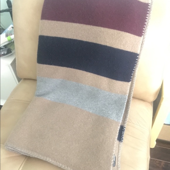 James Perse Cashmere Blanket - Picture 5 of 5